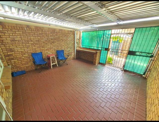 2 BEDROOM TOWNHOUSE FOR SALE IN CLARINA